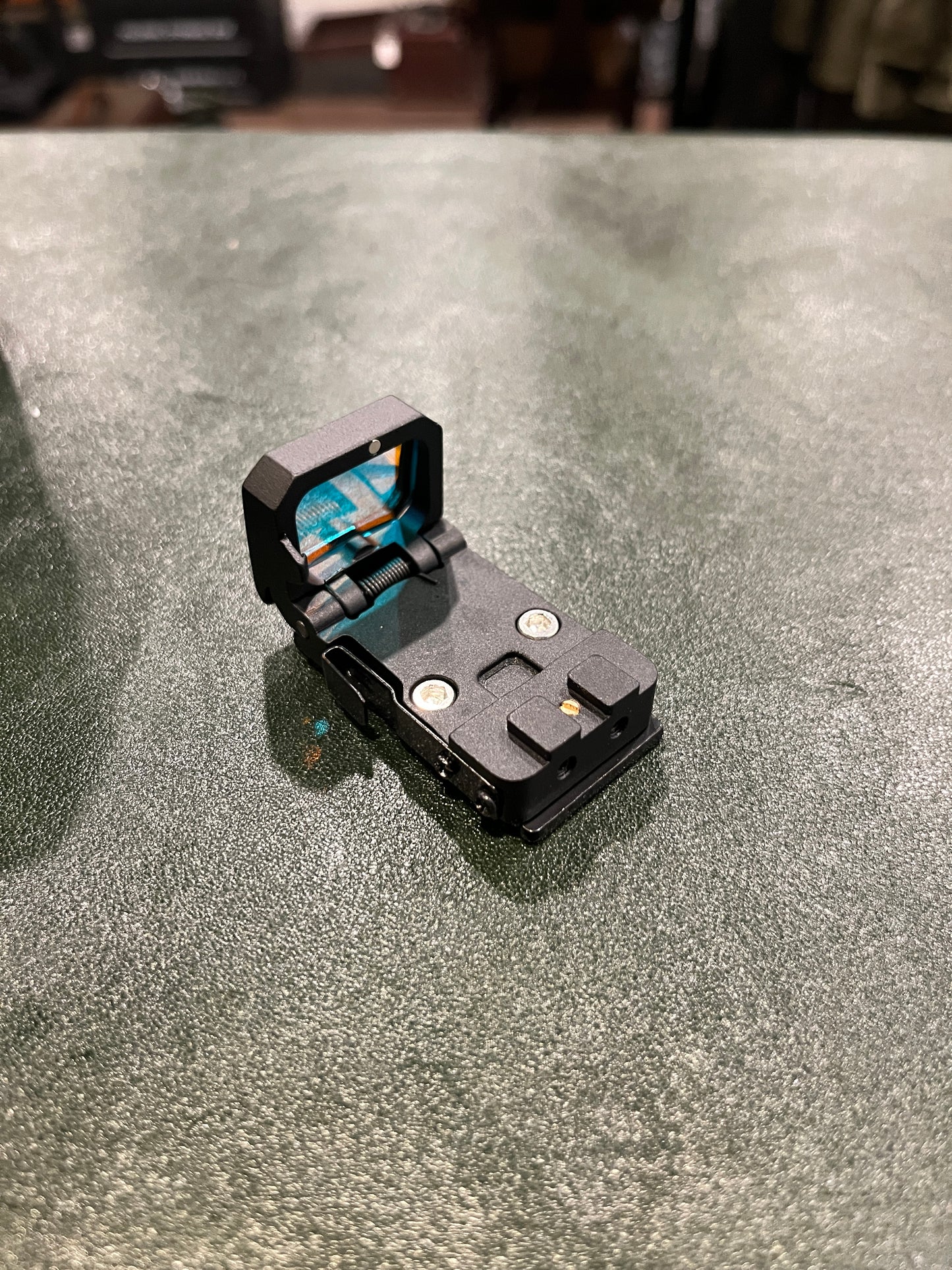 FlipDot Reflex Sight BLK – Compact Folding Red Dot with Mounting Kit