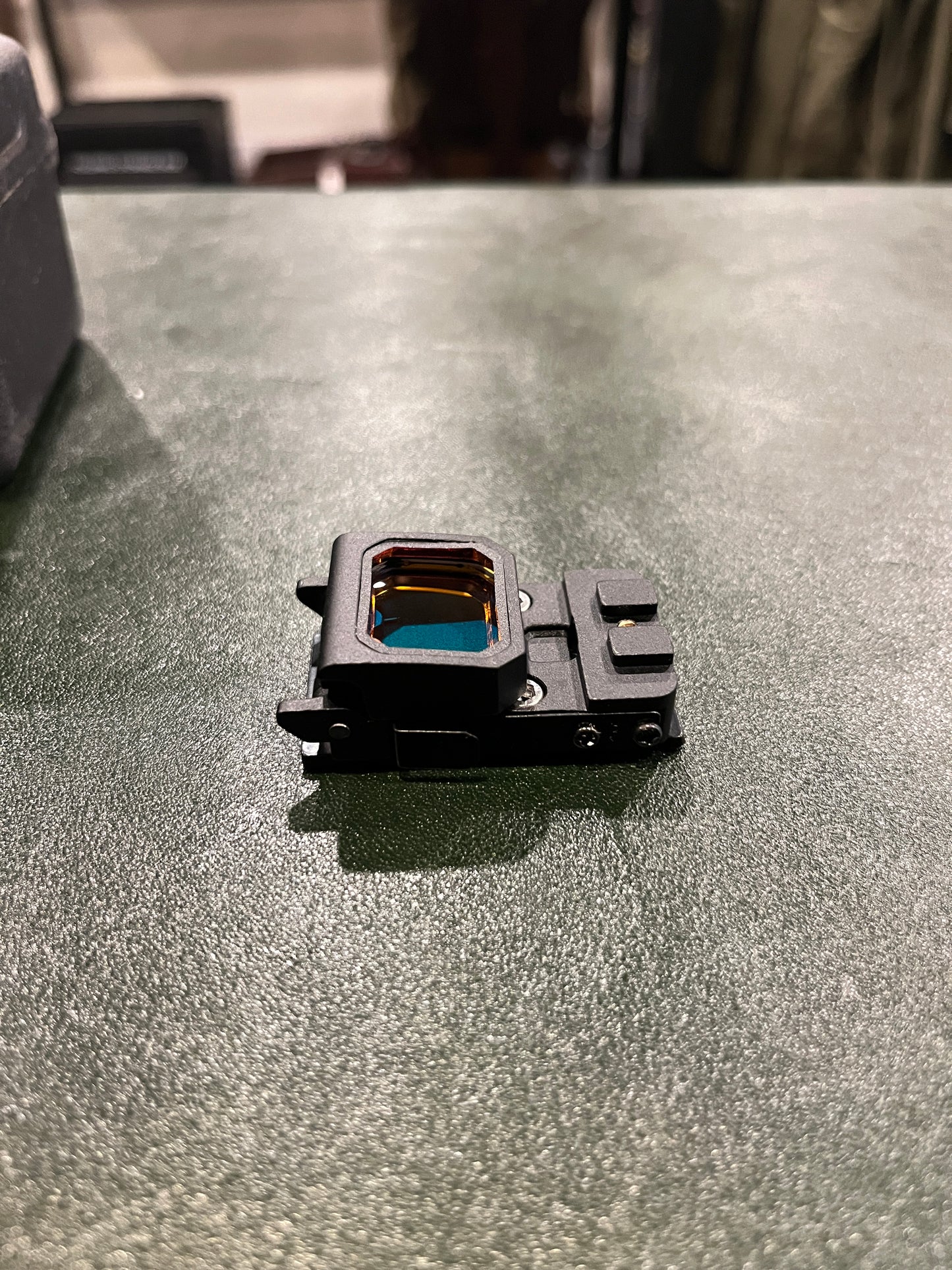 FlipDot Reflex Sight BLK – Compact Folding Red Dot with Mounting Kit