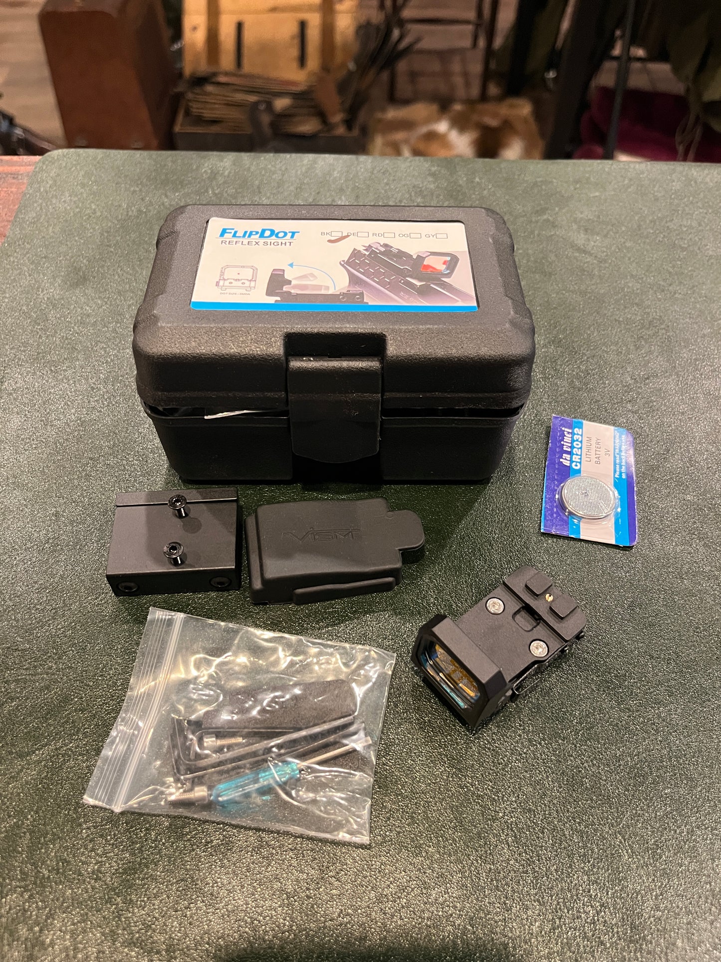 FlipDot Reflex Sight BLK – Compact Folding Red Dot with Mounting Kit
