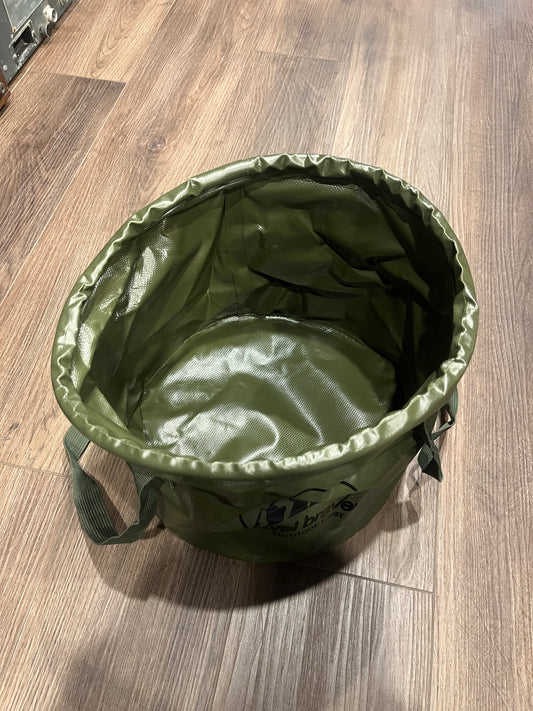 Travel Bravery 折叠水桶 – 23厘米高 x 31厘米直径