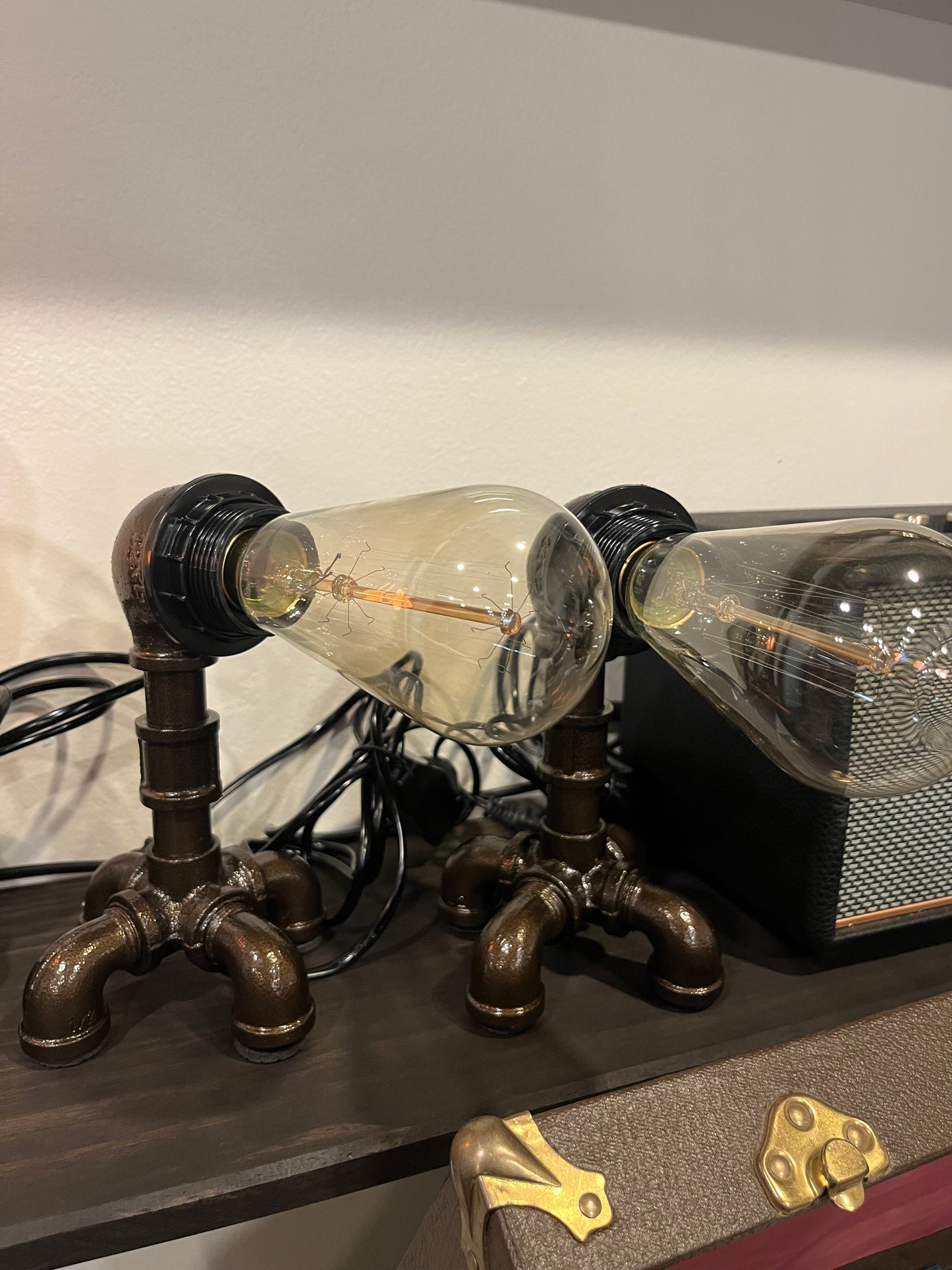 蒸汽朋克管道台灯配爱迪生灯泡 - 工业风格