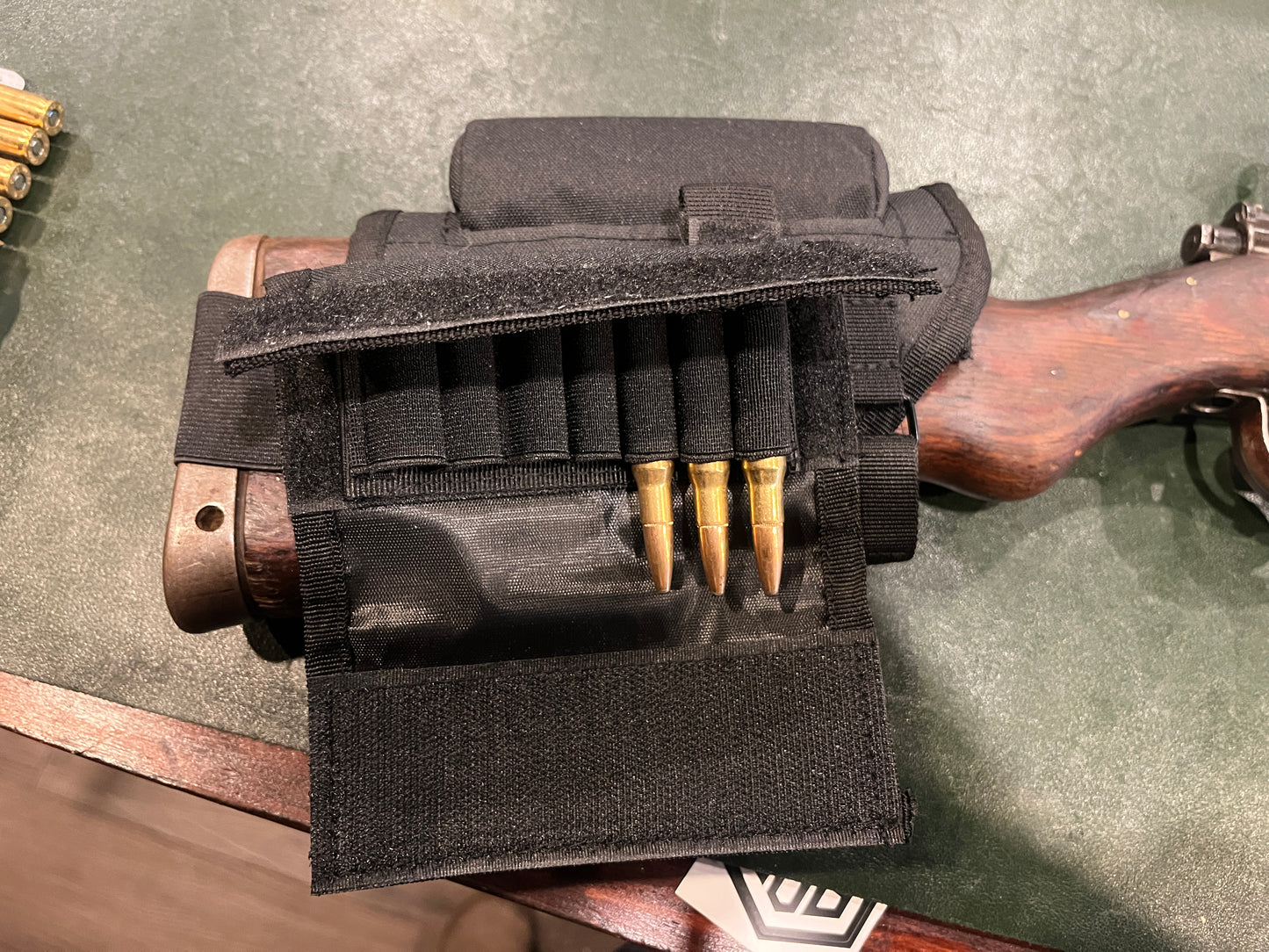 Pack crosse de fusil tactique – Appui-joue réglable avec pochette à munitions (options noir et beige)