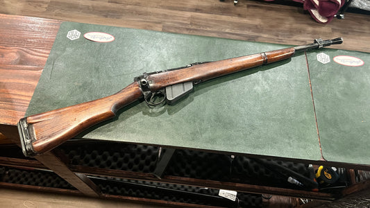 李-恩菲尔德5号Mk I“丛林卡宾枪”——皇家空军法扎克利基地,1945年2月,英国制造,303支