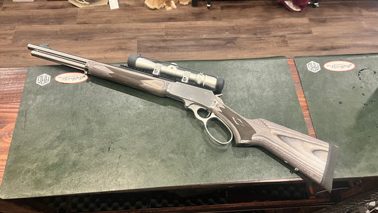 马林 1895SBL .45-70 型,配备 Leupold VX-III 瞄准镜