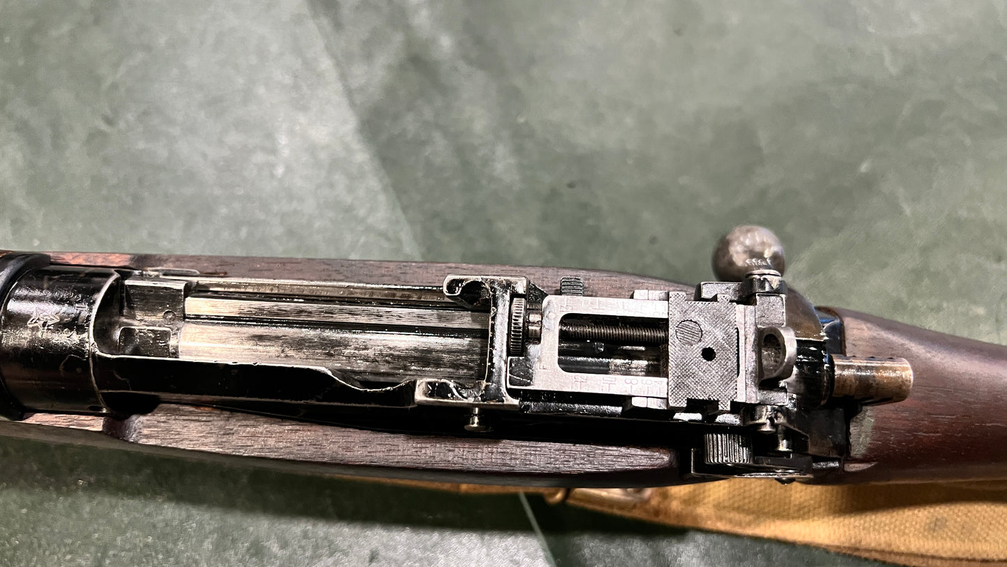 Fusil Lee-Enfield n° 4 Mk I Long Branch de 1943 – Tous assortis (boîtier, culasse et chargeur)