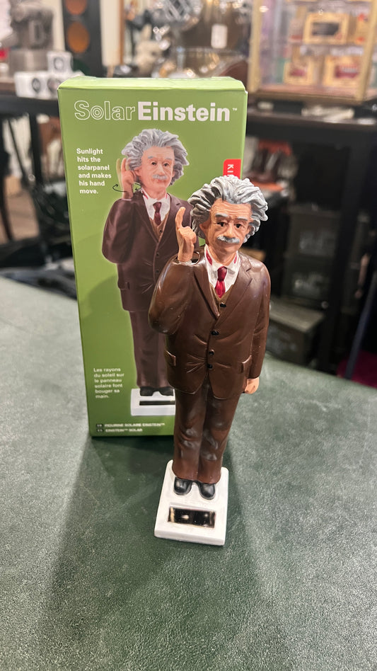 爱因斯坦太阳能雕像