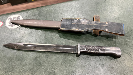 German WWII K98k Bayonet (S84/98 III pattern), Carl Eickhorn, Solingen, matching bayonet and scabbard