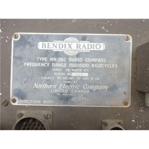老式加拿大/美国军用飞机电气元件 – Bendix RDR-1B-1 发射器和 MN-26C 无线电罗盘(未经测试)