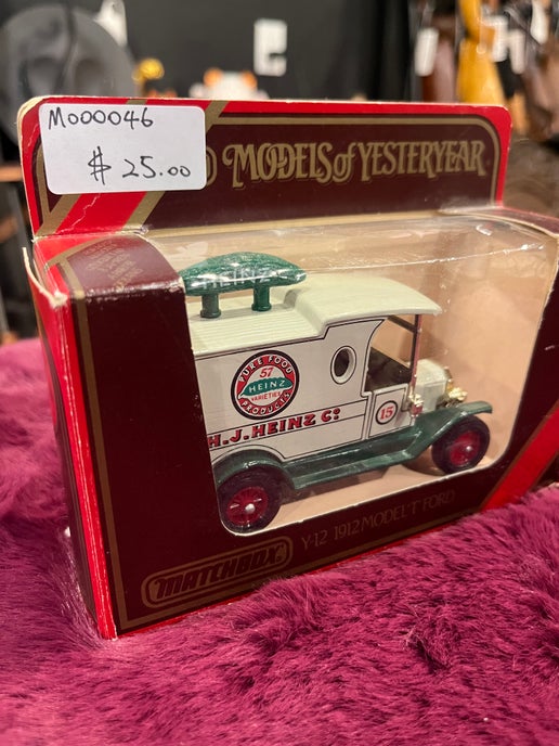 Y-12 1912 model T Ford