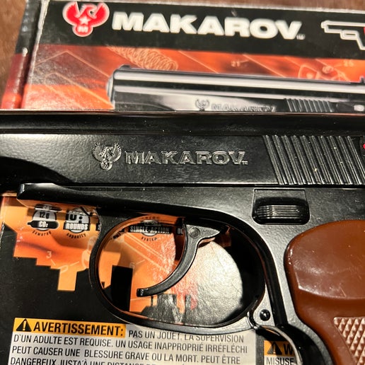 Umarex Makarov .177 CO₂ BB 手枪 – 金属枪身,盒装,附说明书和 Pellgunoil