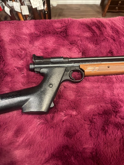 Crosman Medalist Model 1322 .22 Cal Pellet Pistol with Detachable Rifle Stock