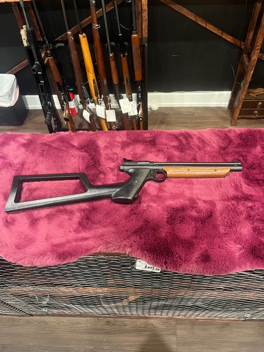 Crosman Medalist Model 1322 .22 Cal Pellet Pistol with Detachable Rifle Stock
