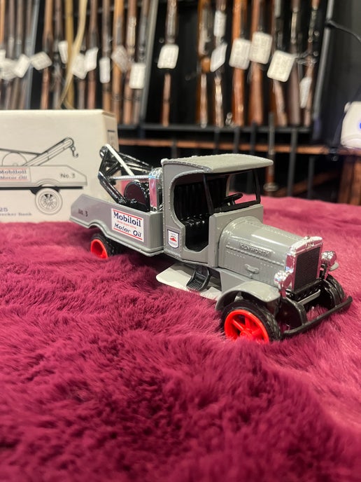 1925 Kenworth Wrecker Bank