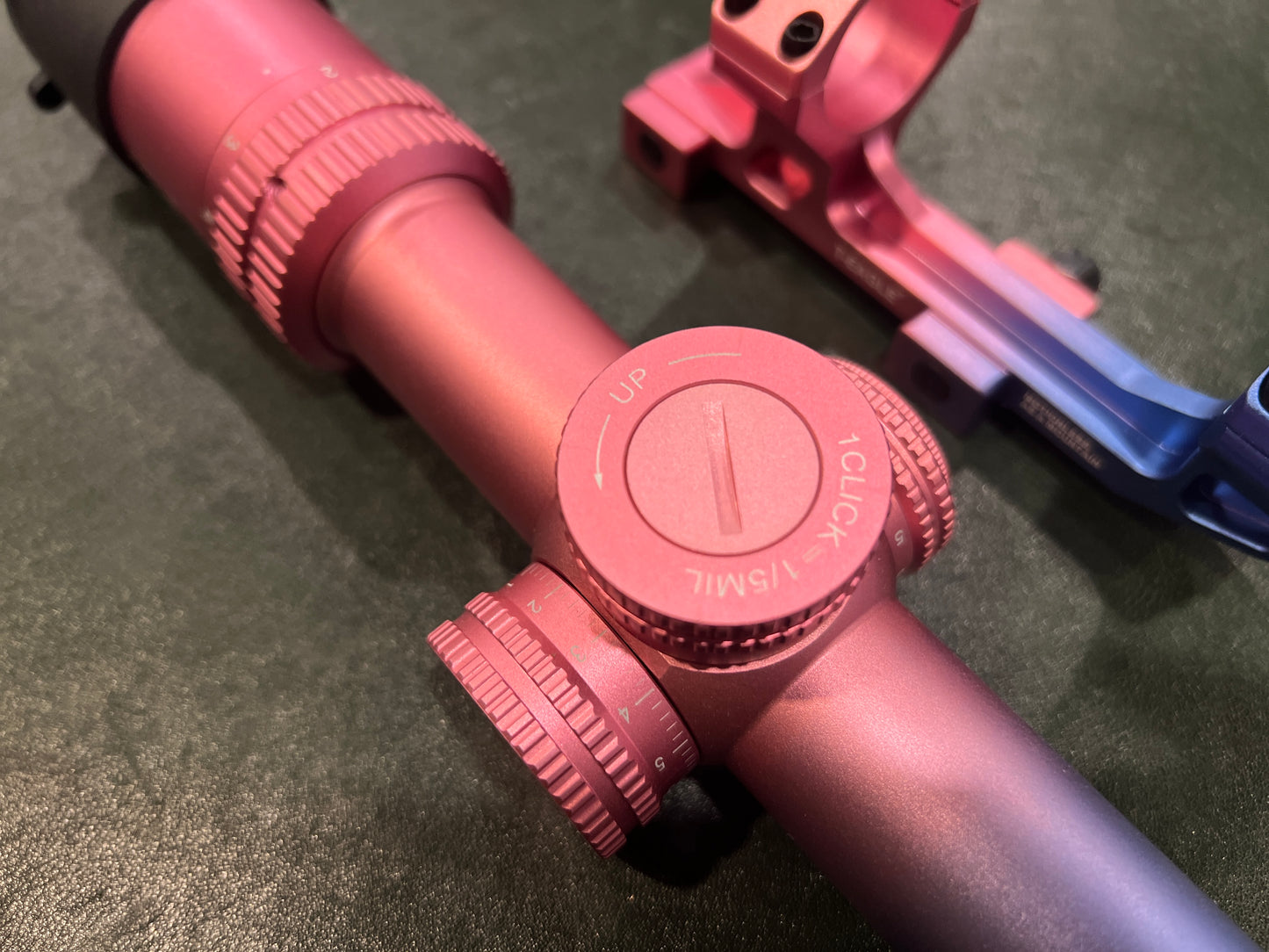 T-Eagle 1-6X 瞄准镜 粉色&amp;蓝色