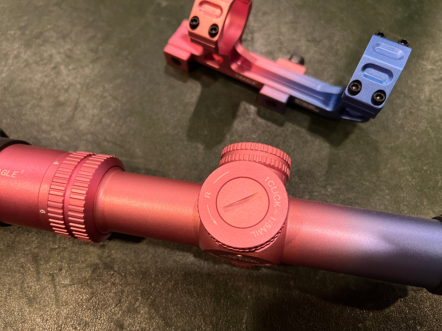 T-Eagle 1-6X 瞄准镜 粉色&amp;蓝色
