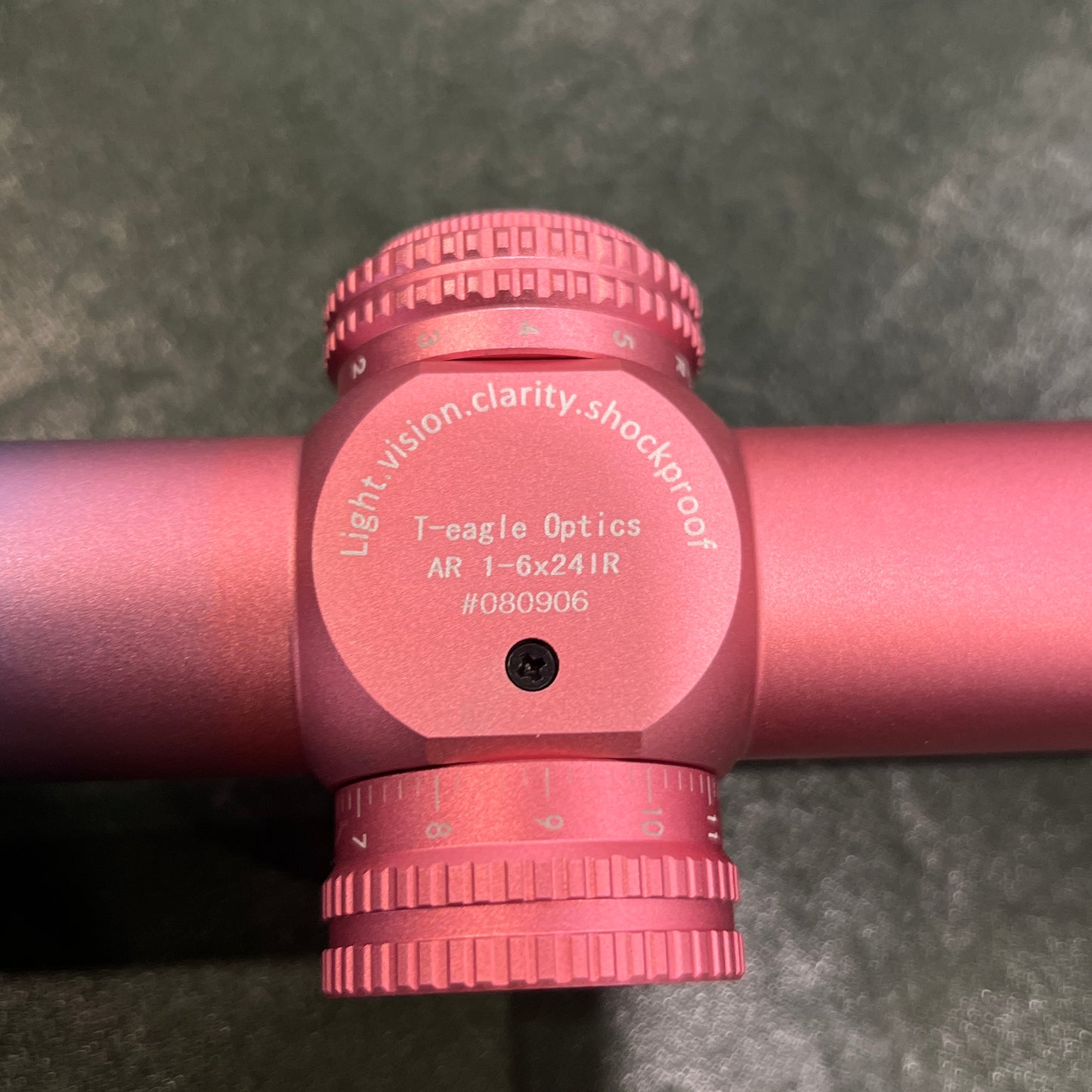 T-Eagle 1-6X 瞄准镜 粉色&amp;蓝色