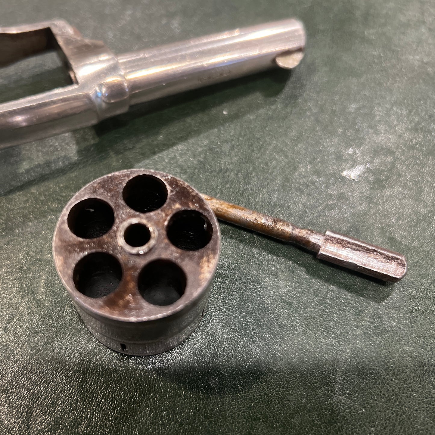 Sentinel “Norwich” Pocket Revolver – .38 Rimfire (c. 1873–1887), USA