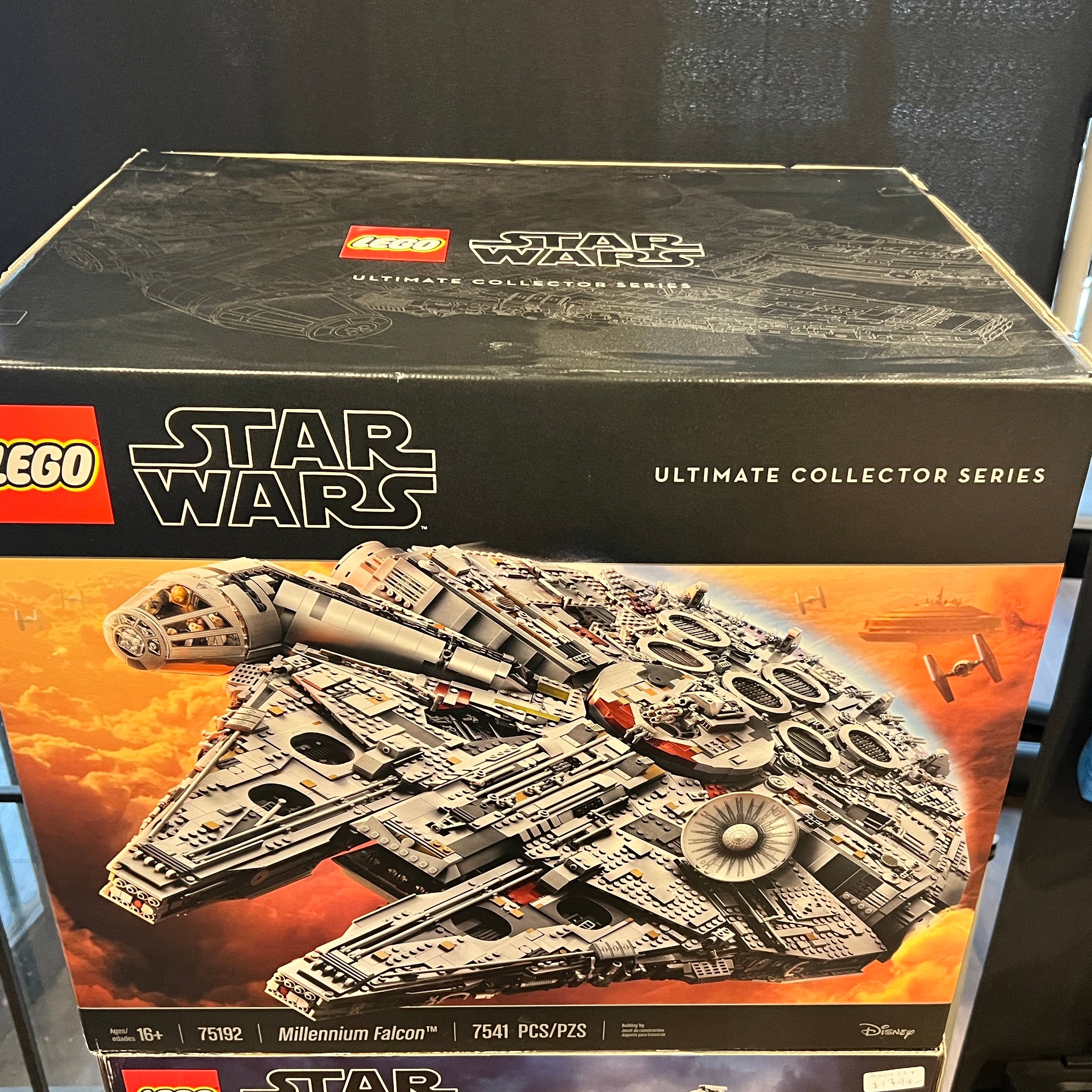 A賞 Brand New Sealed LEGO Star Wars UCS Millennium Falcon 75192