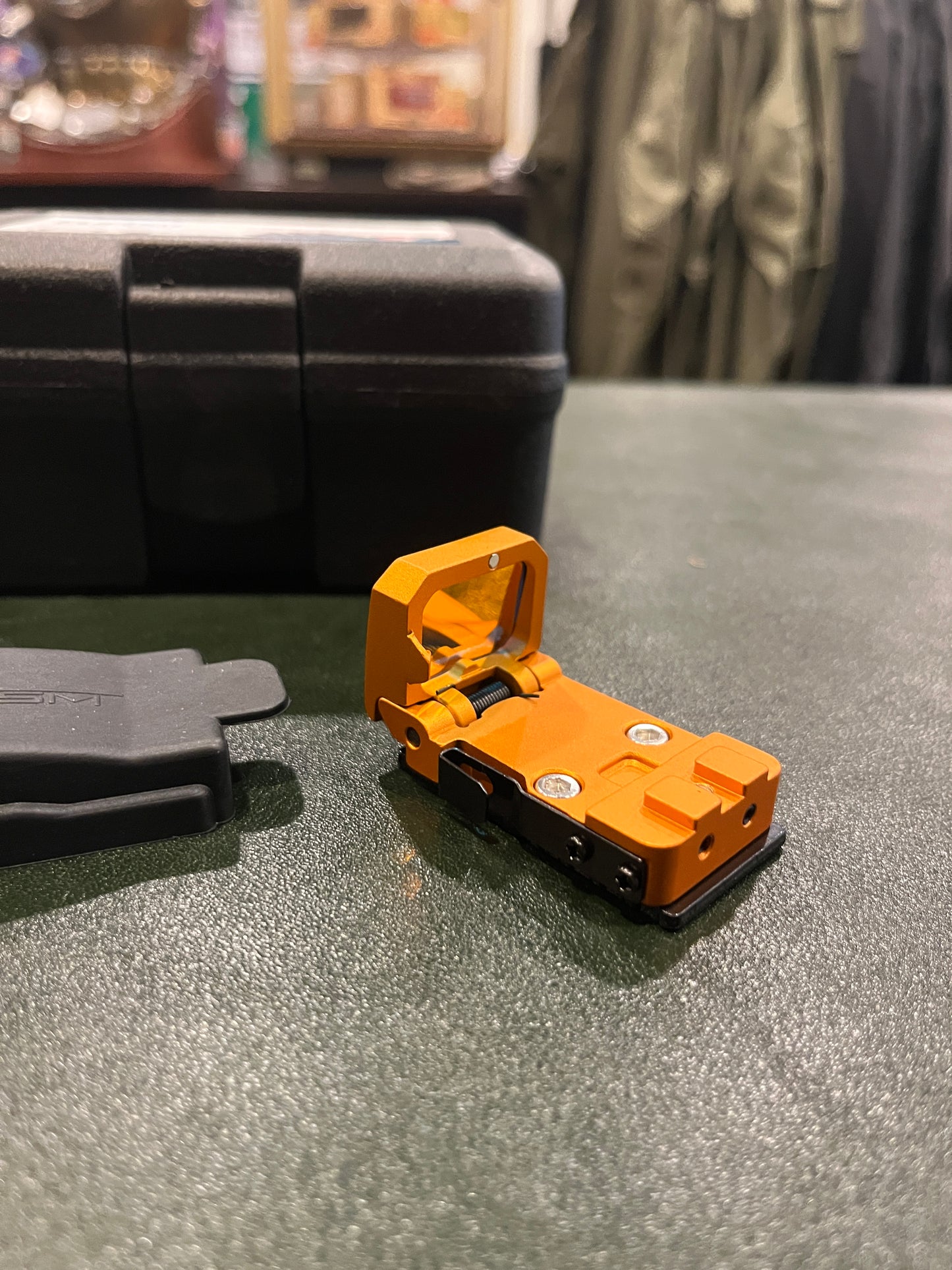 FlipDot Reflex Sight OG – 紧凑型折叠红点，带安装套件
