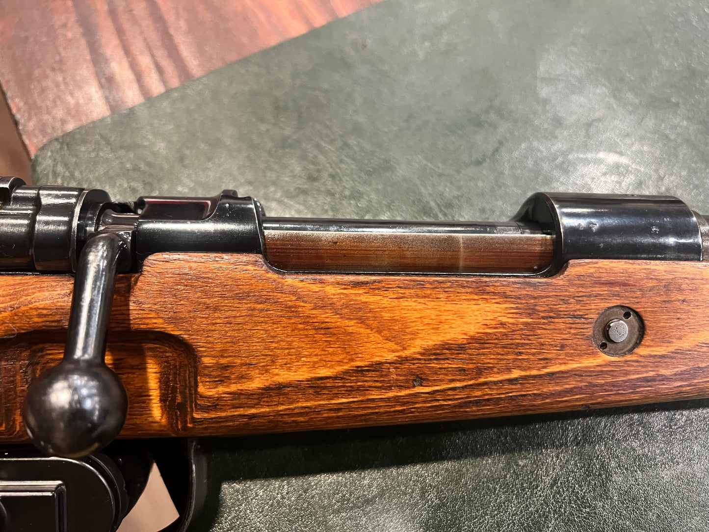 Fusil allemand K98k de la Seconde Guerre mondiale, Gustloff Werke bcd 1944, exemplaire de fin de guerre conforme