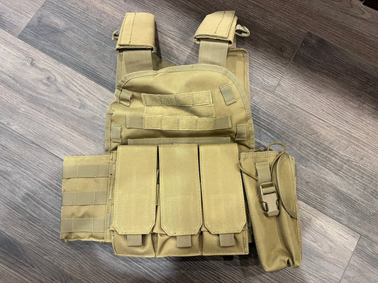 Gilet tactique universel MOLLE | Triple pochette pour chargeur • Poche radio • Noir/beige