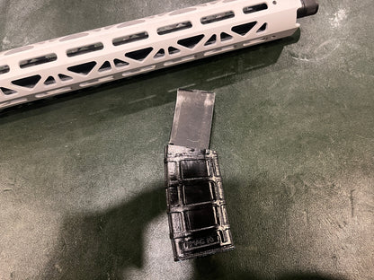 Derya TM-22 — Neuf dans sa boîte (jamais tiré) — Comprend les accessoires d'origine + un couvercle de chargeur imprimé en 3D gratuit
