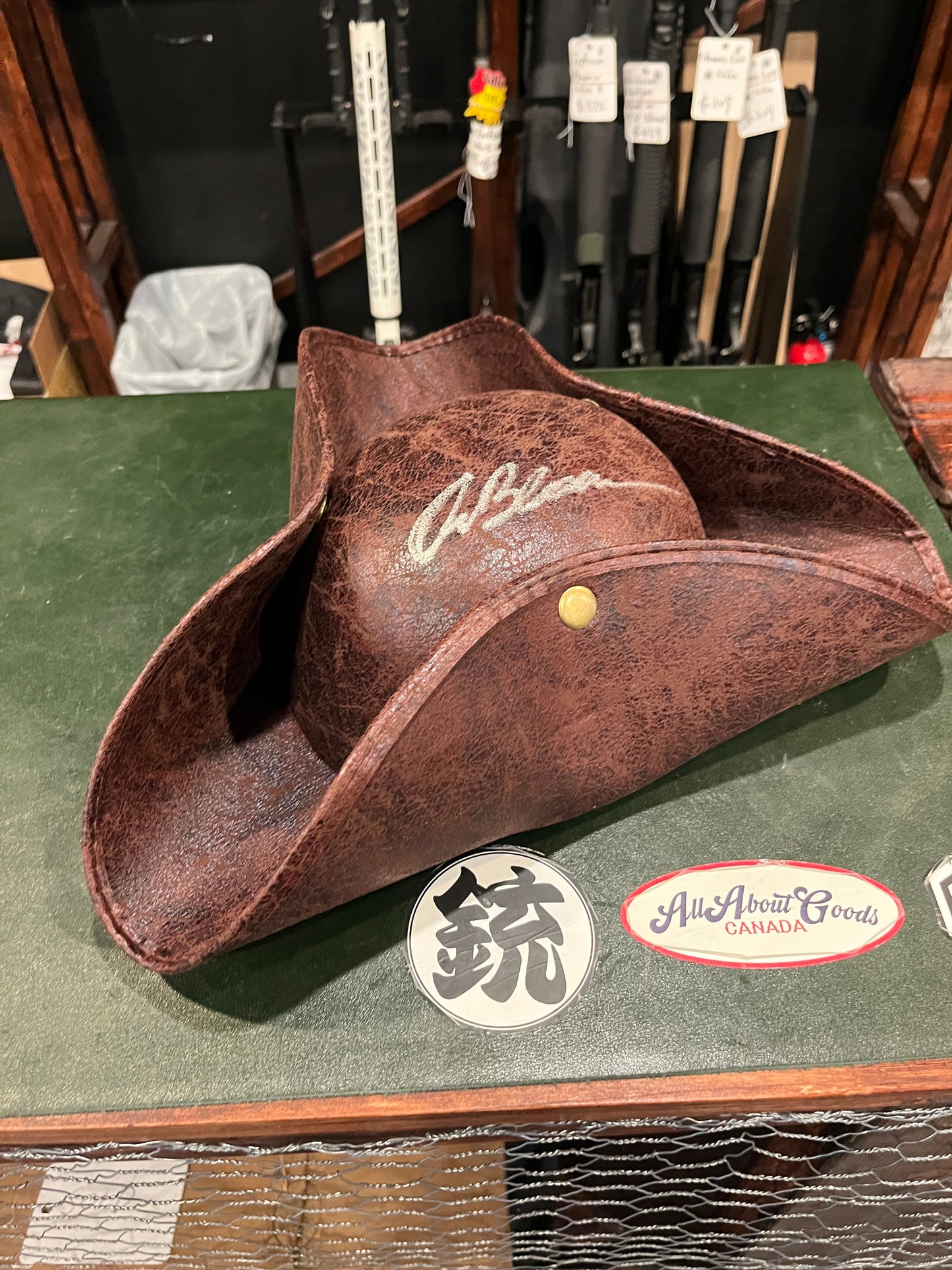 ORLANDO BLOOM SIGNED “PIRATES OF THE CARIBBEAN” HAT – WWOC COA