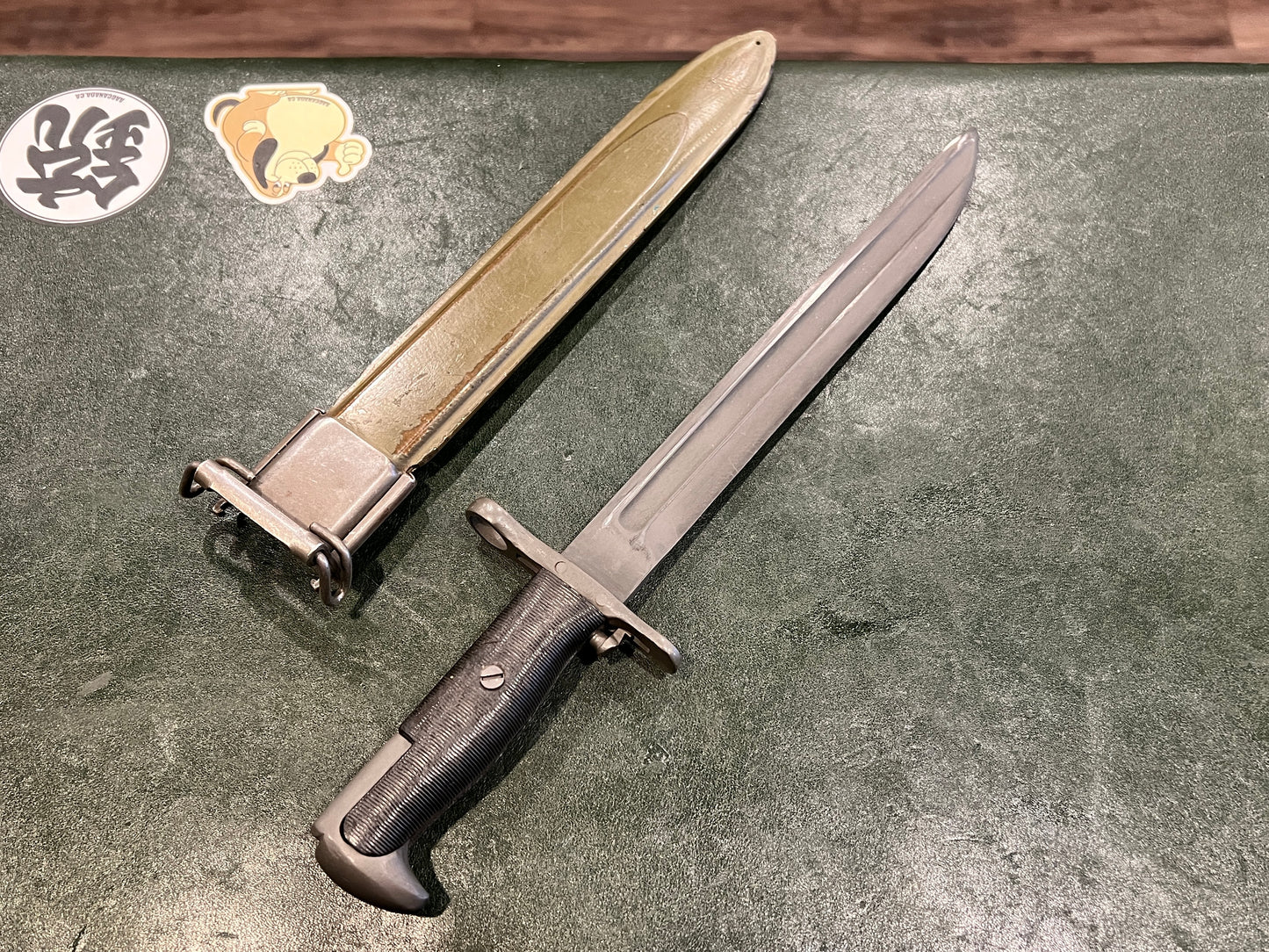 WWII U.S. M1 Bayonet by Oneida Limited (1942) with with VP-Marked M3 Scabbard