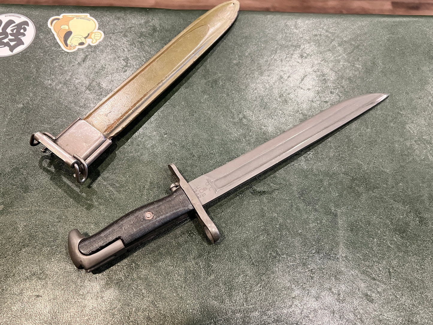WWII U.S. M1 Bayonet by Oneida Limited (1942) with with VP-Marked M3 Scabbard