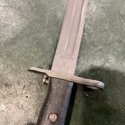 WWII U.S. M1 Bayonet by Oneida Limited (1942) with with VP-Marked M3 Scabbard