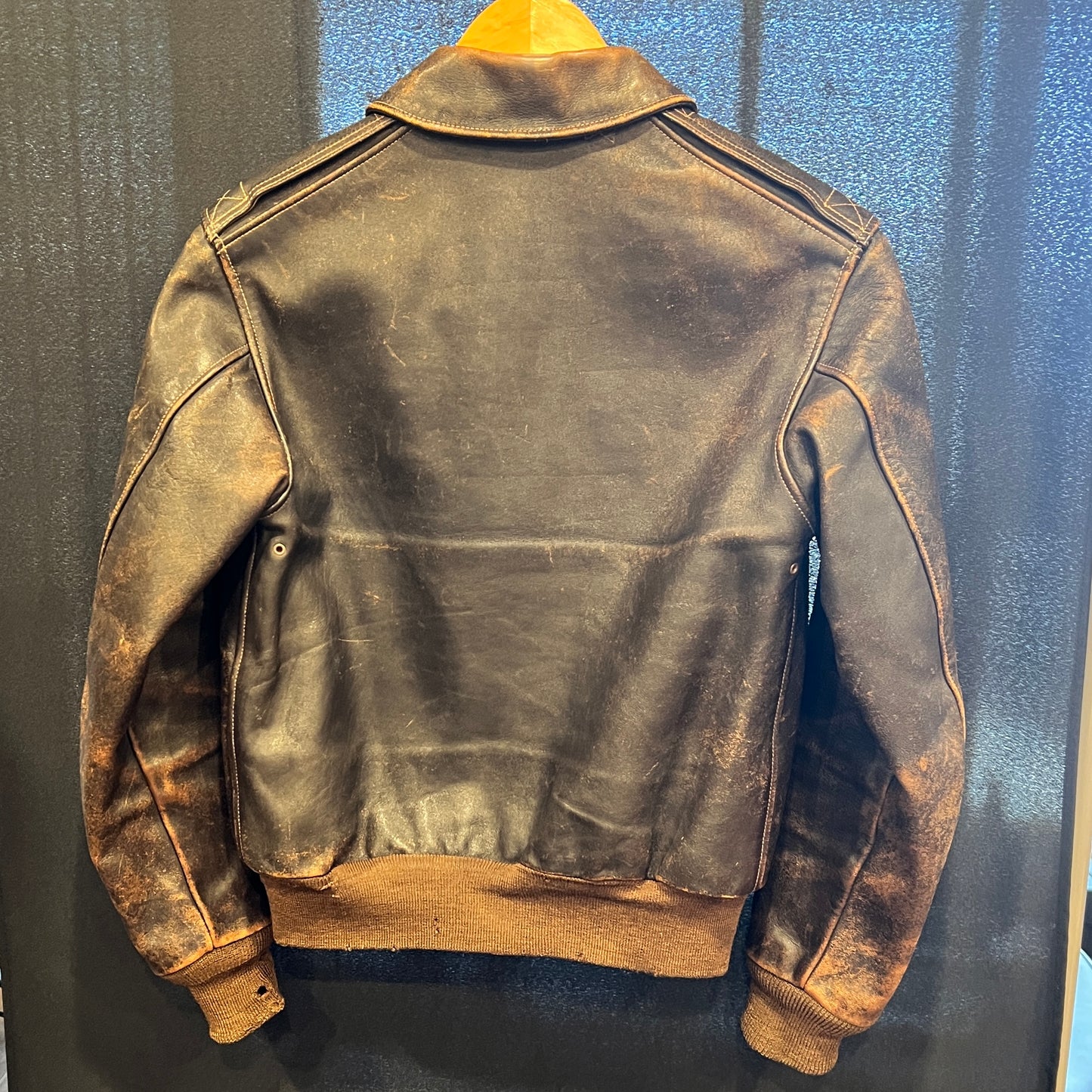 Old McCoy Era The Real McCoy's "Real McQueen" A-2 Flight Jacket – Steve McQueen "The Great Escape" – Horsehide – Size 34 – Extremely Rare in Canada