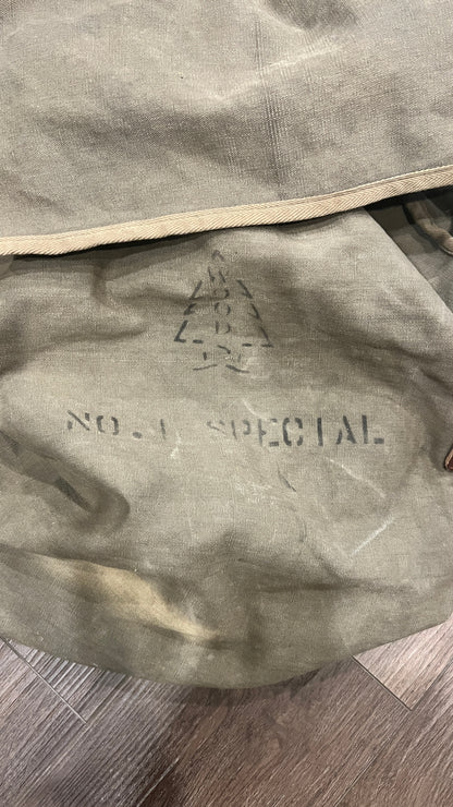 极其罕见的“No.1 Special”军用木质独木舟包 – 宽箭头标记，大约二战时期