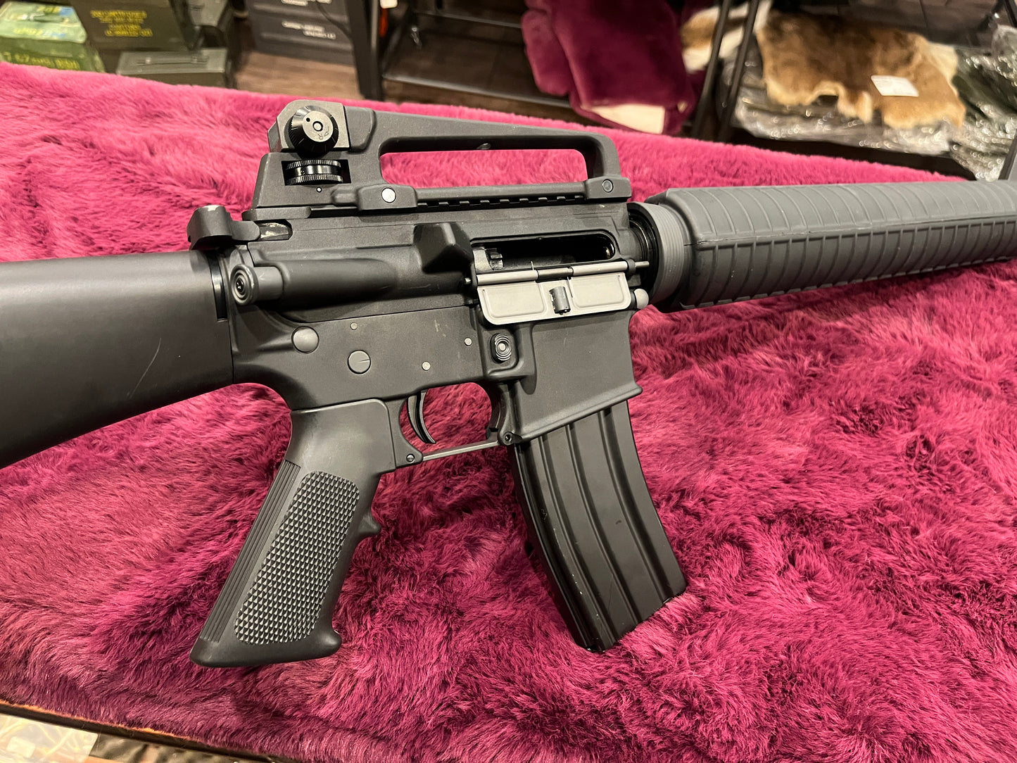 M16A2-Style Green Gas Blowback Airsoft Rifle – 6mm BB, Full-Size Fixed Stock Configuration