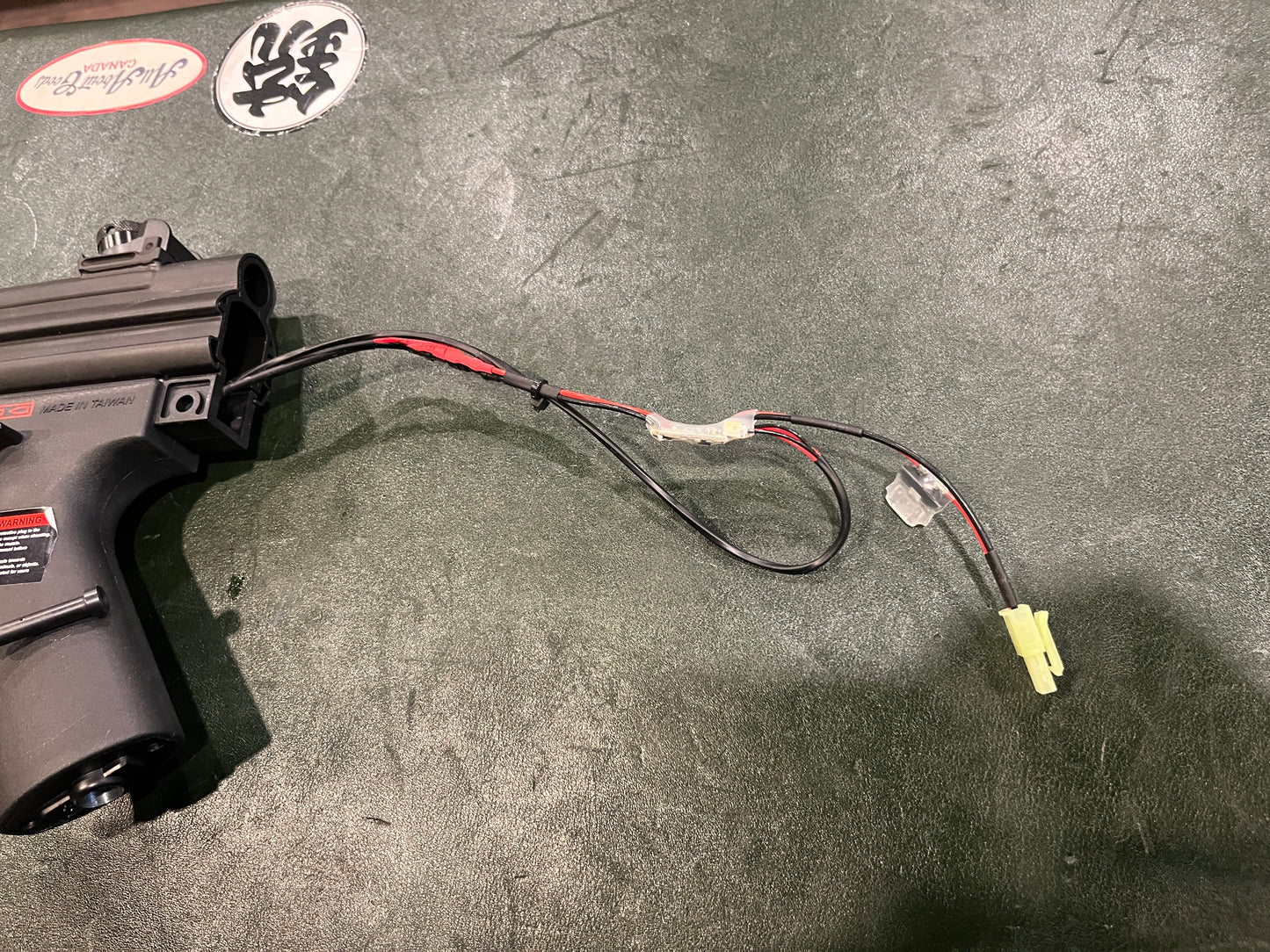MP5式固定枪托带顶部导轨的全尺寸电动气枪