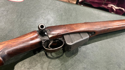 李-恩菲尔德5号Mk I“丛林卡宾枪”——皇家空军法扎克利基地，1945年2月，英国制造，303支