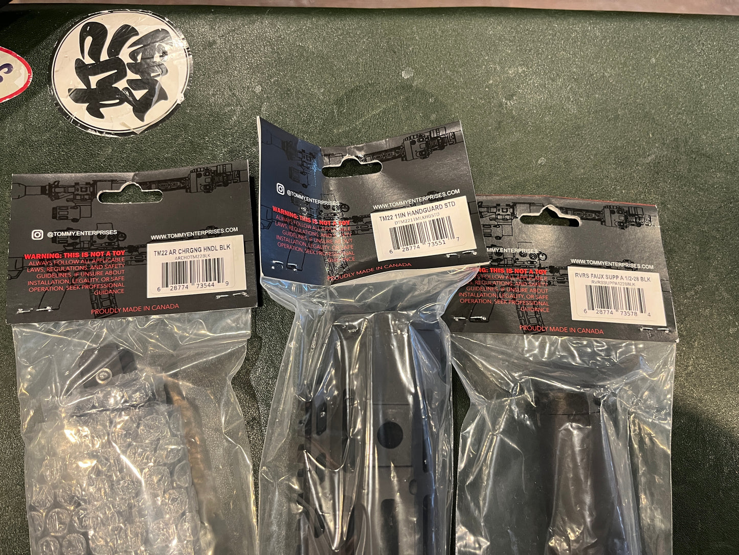Kit de mise à niveau TM22 pour Derya TM22 : poignée d’armement AR, faux silencieux inversé et garde-main M-LOK de 8 pouces