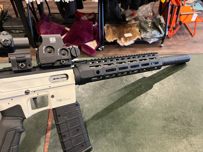 Kit de mise à niveau TM22 pour Derya TM22 : poignée d’armement AR, faux silencieux inversé et garde-main M-LOK de 8 pouces