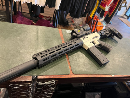 Kit de mise à niveau TM22 pour Derya TM22 : poignée d’armement AR, faux silencieux inversé et garde-main M-LOK de 8 pouces