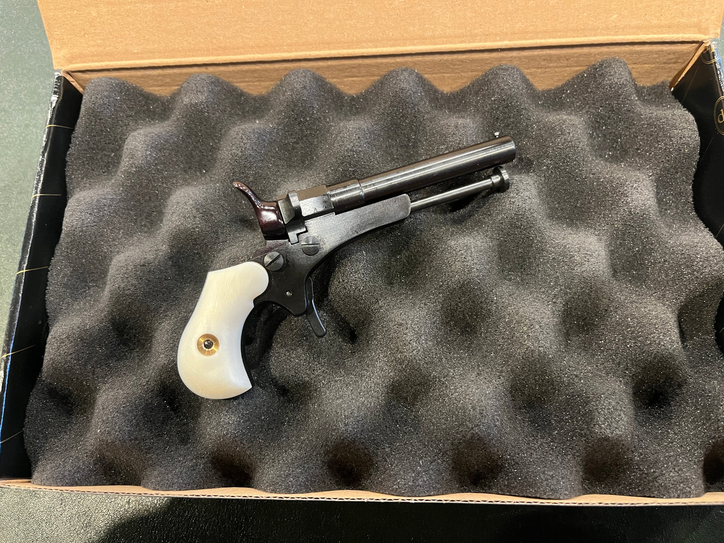 Pedersoli Derringer Guardian Pearl Grip 4.5mm BB/ Pellet Percussion Pistol – #11 Cap