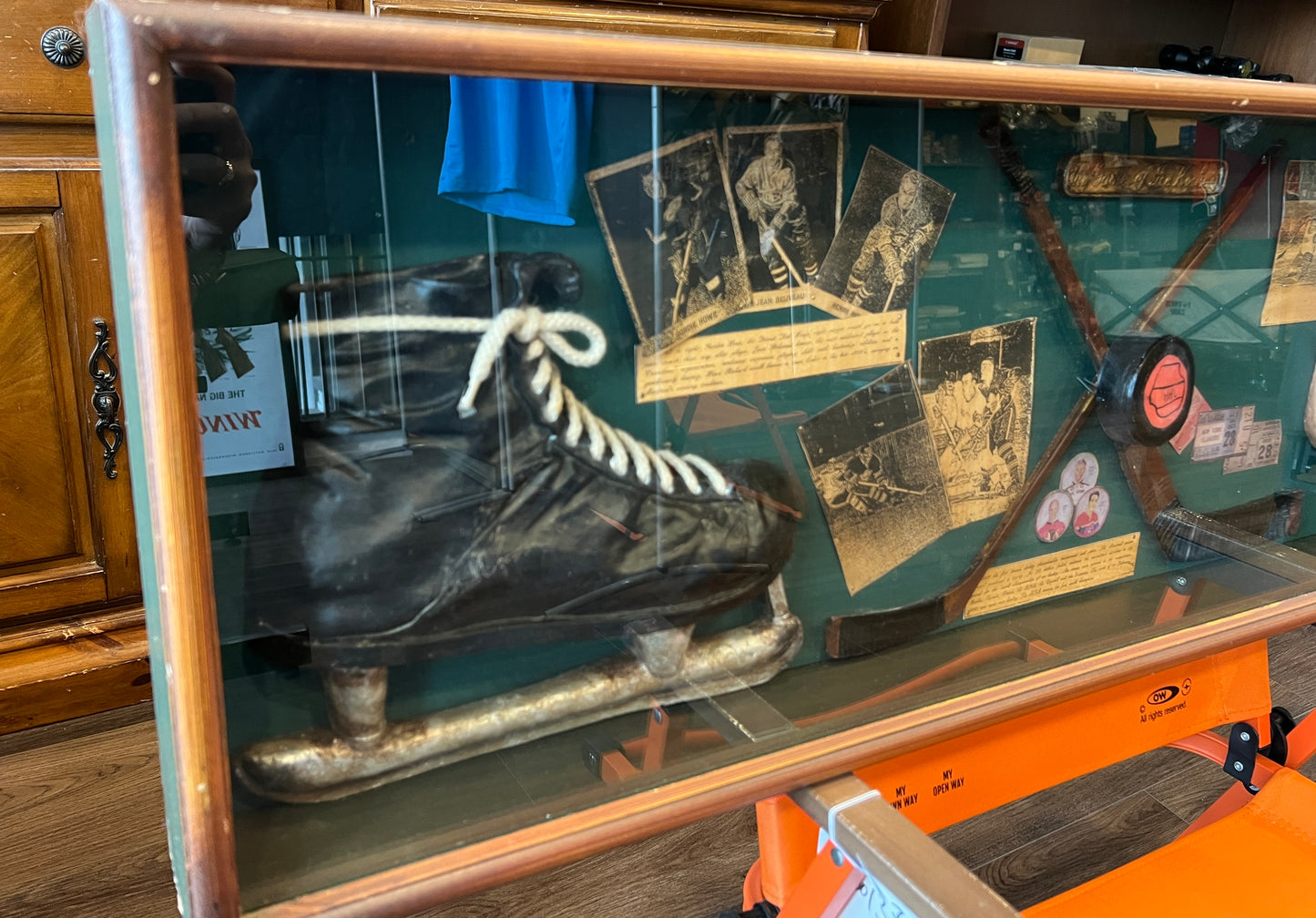 “冰球游戏”大型立体画框展示 – 42.1英寸 × 13.5英寸 × 3.5英寸 – 加拿大老式冰球纪念品