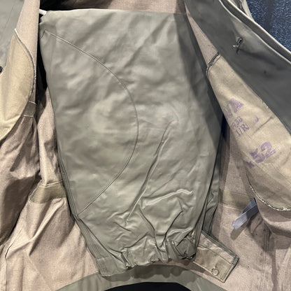Imperméable et pantalon NVA est-allemands – Taille K52 – Époque de la guerre froide – Neuf d'occasion