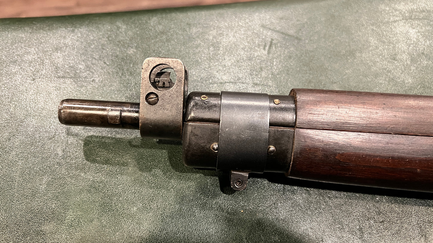 Fusil Lee-Enfield n° 4 Mk I Long Branch de 1943 – Tous assortis (boîtier, culasse et chargeur)