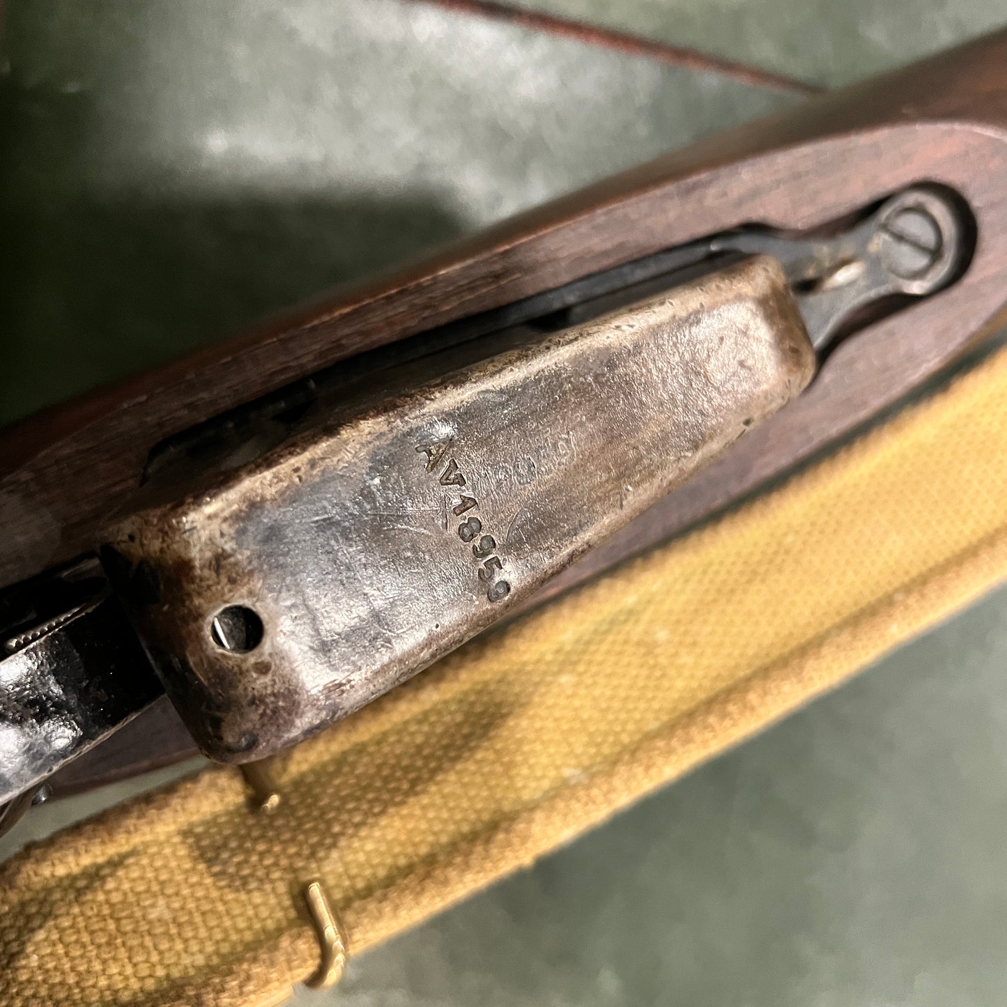 Fusil Lee-Enfield n° 4 Mk I Long Branch de 1943 – Tous assortis (boîtier, culasse et chargeur)