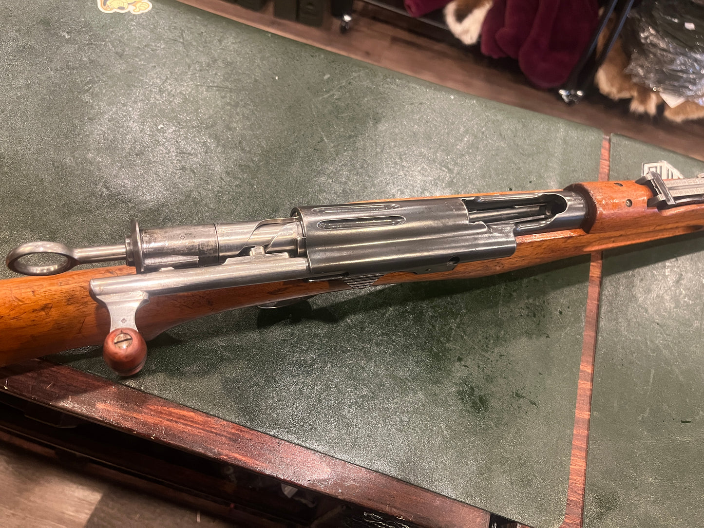 Carabine Schmidt-Rubin K11 à culasse rectiligne (straight-pull) de calibre 7,5 × 55 suisse