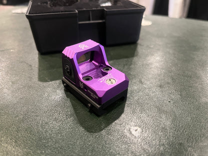 Swamp Deer Tomahawk Micro Red Dot Sight – 3 MOA, Purple Anodized, Picatinny Mount, Complete Kit