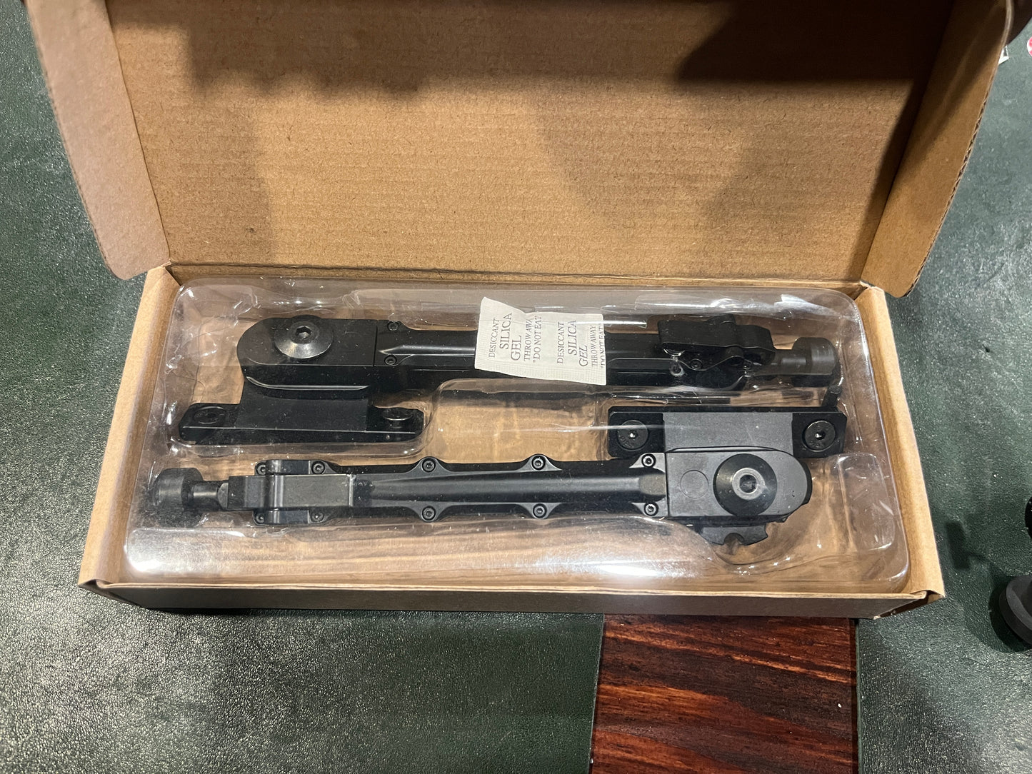 Bipied Tactique M-LOK Réglable – Pieds Pliables et Verrouillables, Embouts en Caoutchouc, Finition Noire