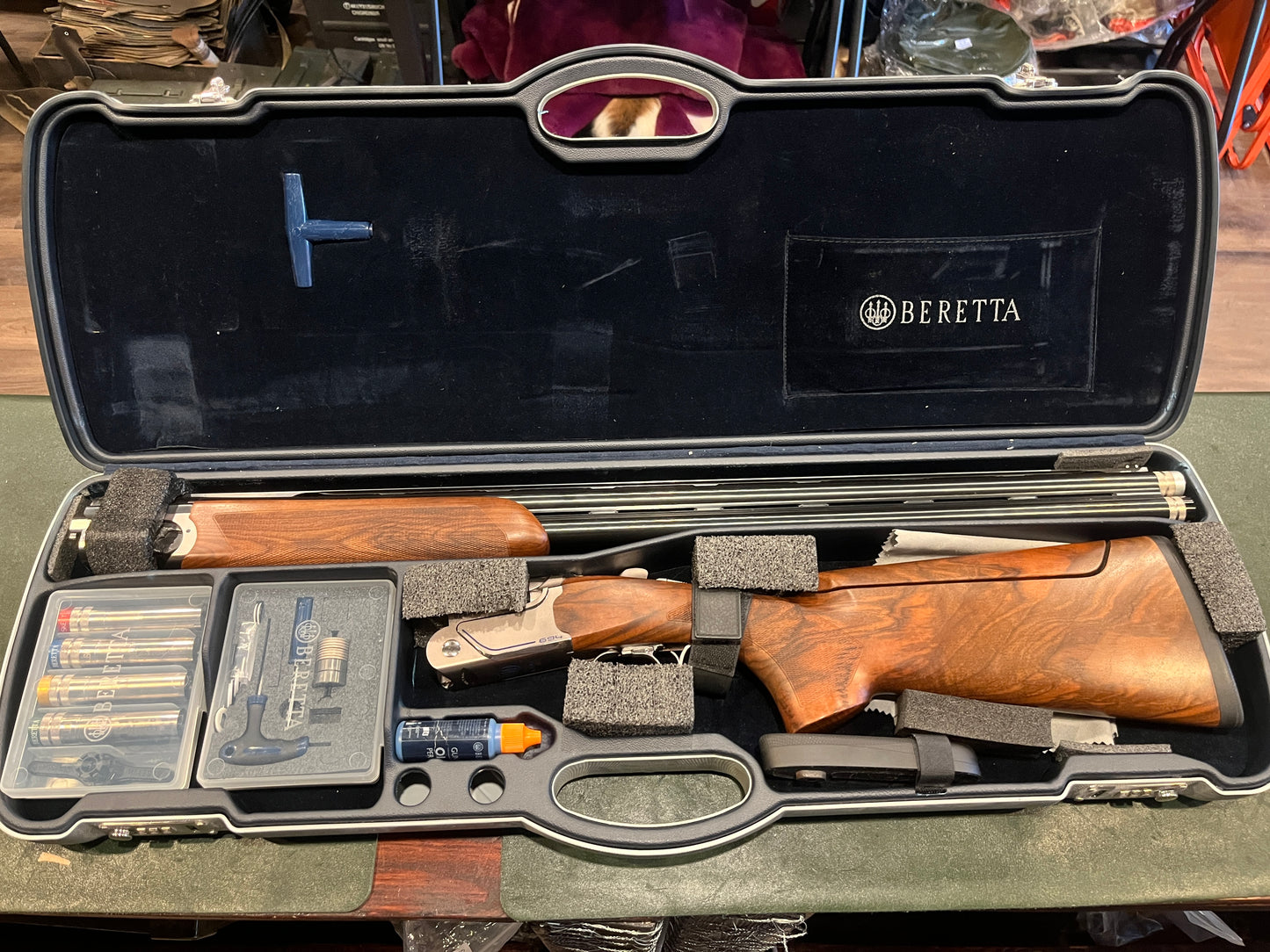 Beretta 694 Sporting Over/Under Shotgun – 12GA, 30" Barrels, Adjustable Stock, Case & Accessories – Excellent Condition (In-Store Pickup Only)