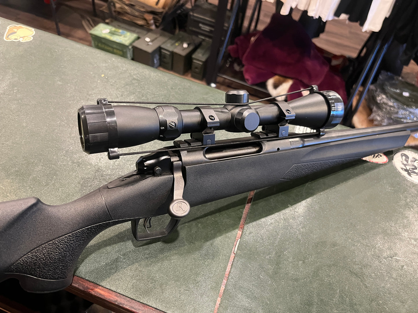 雷明顿 783 栓动步枪 – .223 雷明顿 – 22 英寸枪管 – 3-9x40 瞄准镜 – 包含塑料枪盒