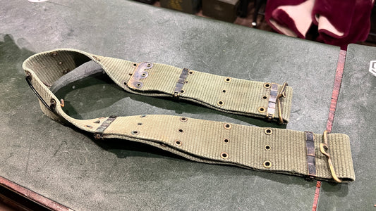 Ceinture d'équipement individuelle militaire américaine M1956 – Ceinture en toile de l'époque de la guerre du Vietnam (originale)