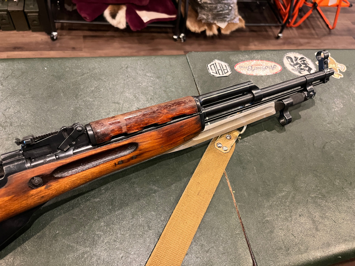 Carabine semi-automatique SKS russe – 7,62 × 39 – Canon marqué OP-SKS – Percuteur à ressort – Culasse marquée 1950